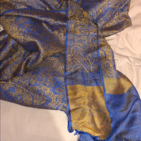 Scarf - Picture 2 of 3